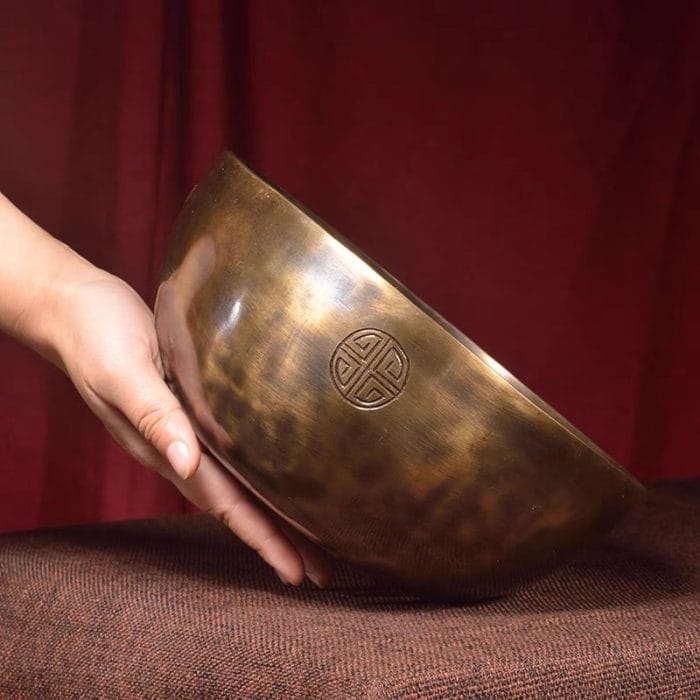 Handmade Full Moon Tibetan Singing Bowl – Deep Sound Healing Copper Bowl for Meditation & Yoga - Image 2