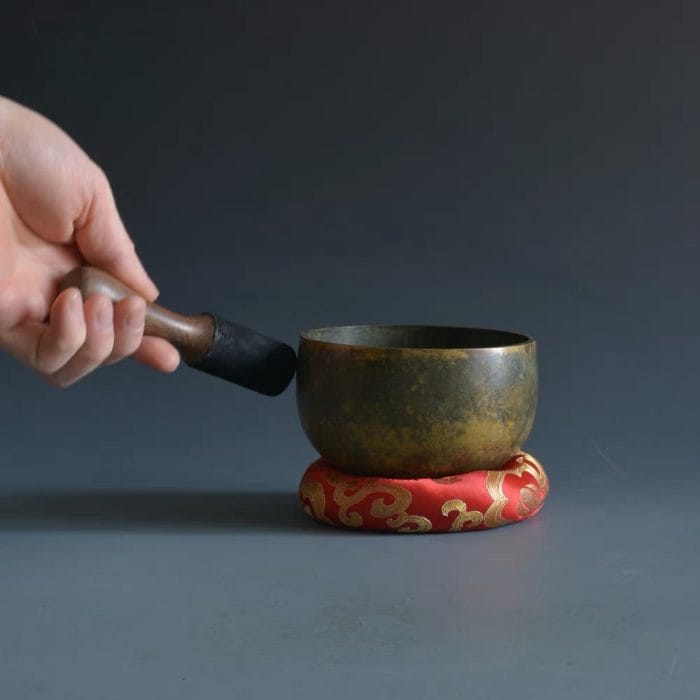 Handmade Tibetan Brass Singing Bowl – Long Resonant Dharma Bell for Meditation & Altar (4.72 inch) - Image 2