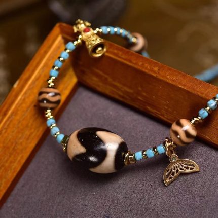 Tibetan-Sky-Tiger-Tooth-Dzi-Pendant-Necklace-–-Turquoise-Water-Agate-Sacred-Beads4